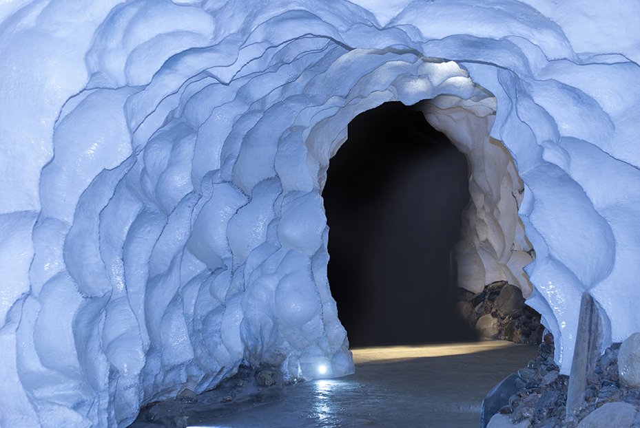IndianaMuseum's tweet photo. Just 26 days to go until the opening of Frozen Reign: A State of Change! Starting March 24, come travel through a sub-glacial ice tunnel, see replicas of caves, discover the remains of Ice Age animals, learn how environmental change plays a role in extinction &amp; more! #FrozenReign https://t.co/IBjofolXpF