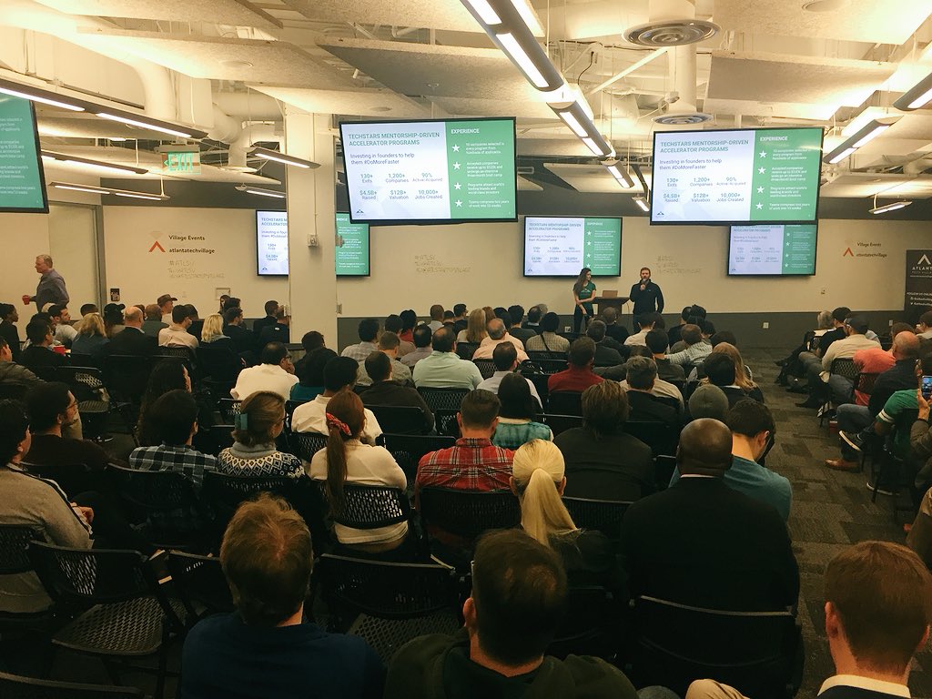 jespermikk's tweet photo. Safe to say @atlsv is pretty packed tonight! #atlsv #aneventaweek https://t.co/pMYctvBK82