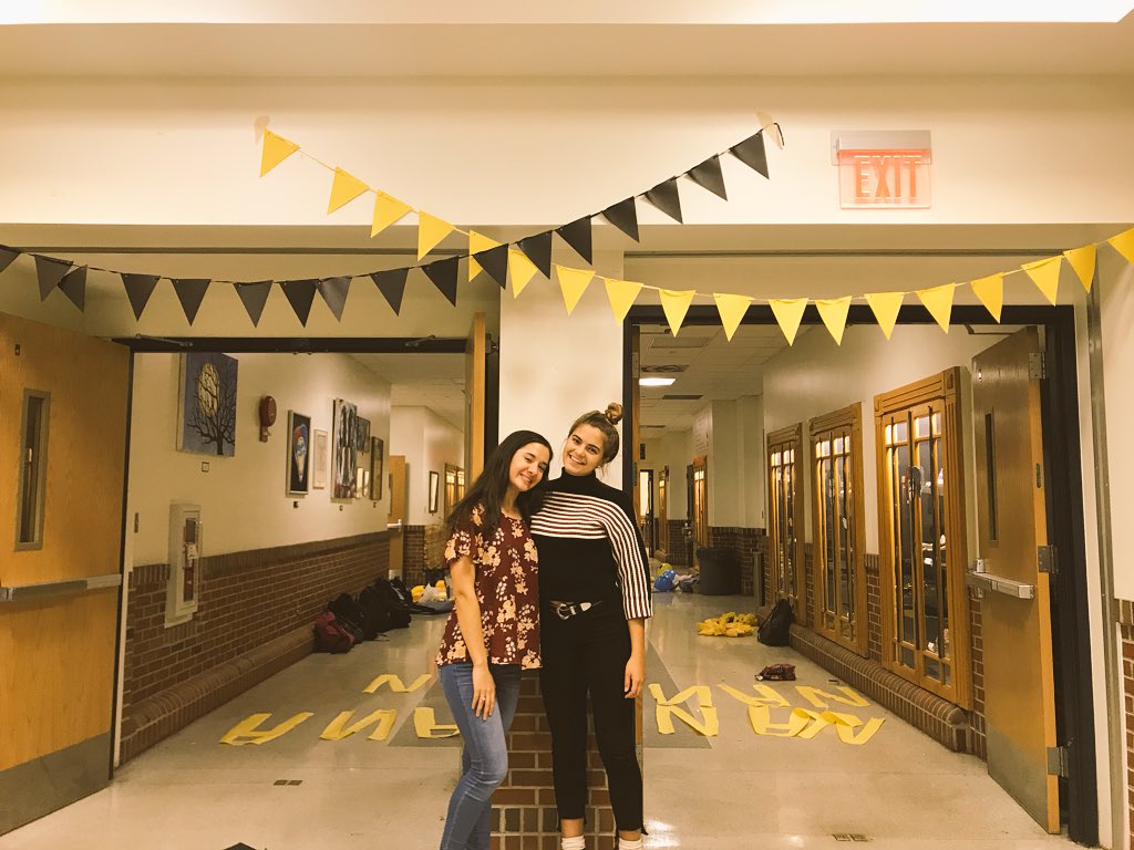 Wyomissing2019's tweet photo. There’s nothing better than seeing students come together to donate their time and effort for an amazing cause 🔹💛🖤 #FTK https://t.co/LRYburEoWW