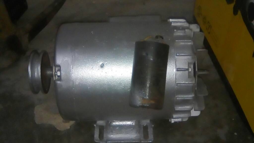 Alberto_5453's tweet photo. @AquiVENDOVE vendo motor de lavadora doble tina y motor para trilladora o molino 04124485967 en valencia https://t.co/9qPtQFjHPn