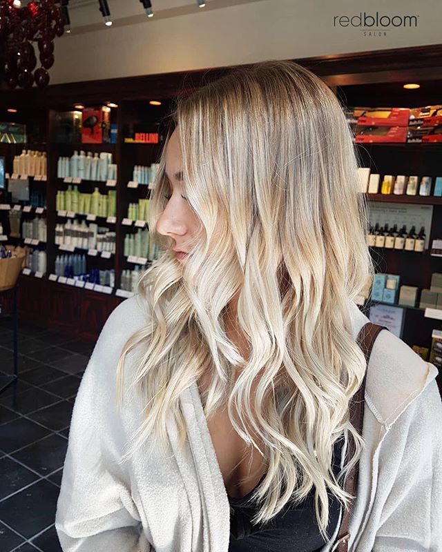 redbloomsalon's tweet photo. Sunshiny blonde ☀️❤️ Hair by intermediate stylist Britney @beelrbeauty .
.
.
.
.
.
#beelrbeauty #britneyredbloom #blonde #blondehair #blondehighlights #blondetone #beachblonde #avedablonde #blondegoals #blondeinspo #beautifulblonde #blondeenvy #yycha… https://t.co/BCKDPOxZCE https://t.co/JJ7lFsJnyT