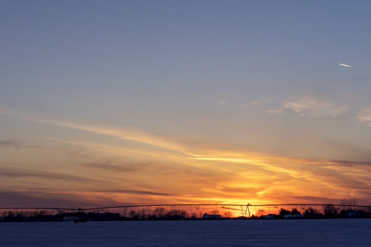 StarPrairieDave's tweet photo. Star Prairie Sunset Tonight! @ian_leonard @fox9weather @JeffPassoltFOX9 https://t.co/qthW1Ri2LO