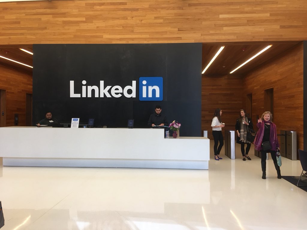 Day 1 #UPSaclayChallenge thanks to <a href="/BenOrthlieb/">Benjamin Orthlieb</a> who shares with us tips to pitch in front if investors and culture &amp; values importance at <a href="/LinkedIn/">LinkedIn</a> !

<a href="/_TrueSpirit/">True Spirit</a> <a href="/UnivParisSaclay/">Université Paris-Saclay</a> @FishNPlant <a href="/StartinSaclay/">Start in Saclay</a>