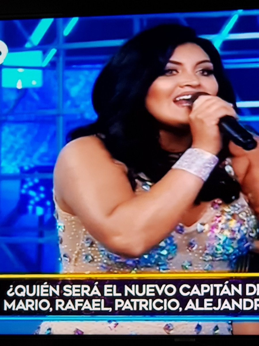 lacholachabuca's tweet photo. que linda @MicheilleSoifer  yeeee en @estoesguerra_tv  @americatv_peru  #MichelleSoifer https://t.co/23xBWnzRxh