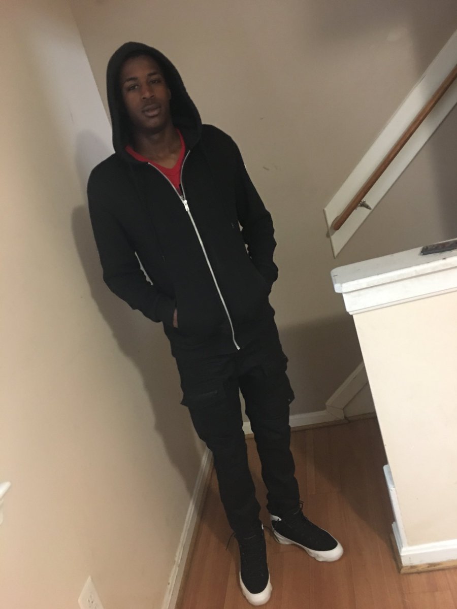 ab_wuan's tweet photo. My pockets on full💰 your pockets on E🚮 I’m a big dawg🦍 me &amp; you can’t compete🥇🚫 #solidgang🔩🦍 https://t.co/6qL7Zrpc1s