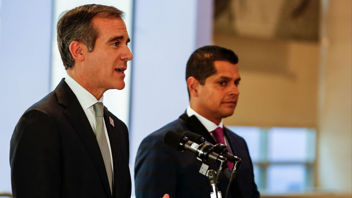 CALnewswire's tweet photo. Garcetti pushes for state bill to fund homeless housing https://t.co/TlXsn4GFI2 #storystream https://t.co/7EKyjCRzyf