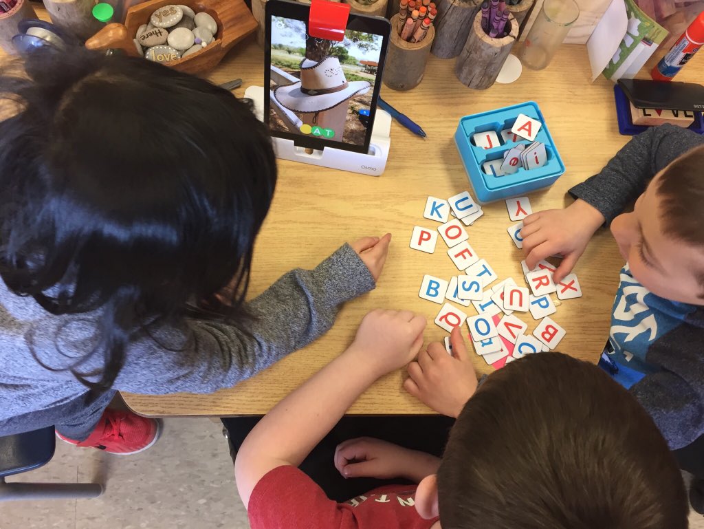 FDK_Lightning's tweet image. Students enjoyed using our OSMO to work on their initial sound knowledge during literacy groups today. @zlightningbolt #dlmb #osmo #osmointheclassroom #