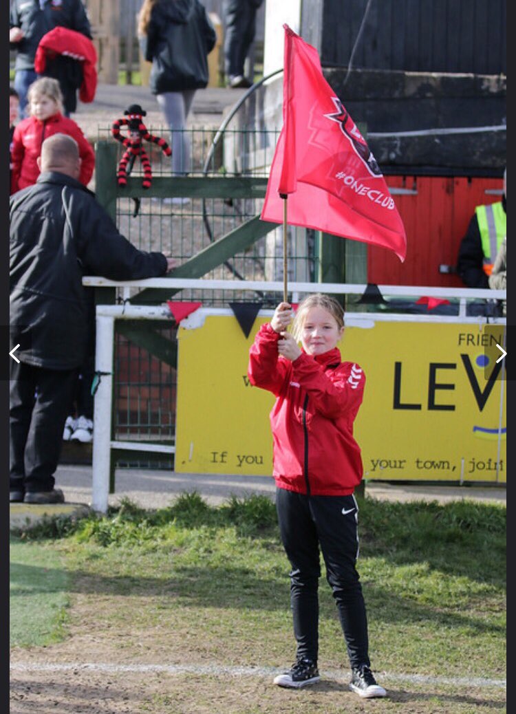 rich_groves82's tweet photo. Imogen flying the @LewesFCWomen flag #facup #mascot #futurerookette #grassrootsfootball https://t.co/eKlTrLcpAW