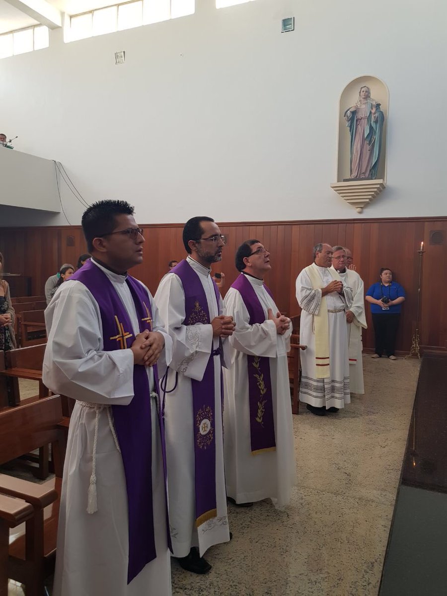 rmelsalvador's tweet photo. “Una Misión con Alegría”
Encuentro Continental Americano de
Radio🌐Maria: Guadalajara, México del 26 de Febrero al 02 de Marzo 2018.
Santa Misa de Inauguración donde participa nuestro Director Editorial P. Neftali Rogel y algunos miembros de las Radios Maria’s.
#RMSV 107.3 FM https://t.co/OYnYl8g7BC