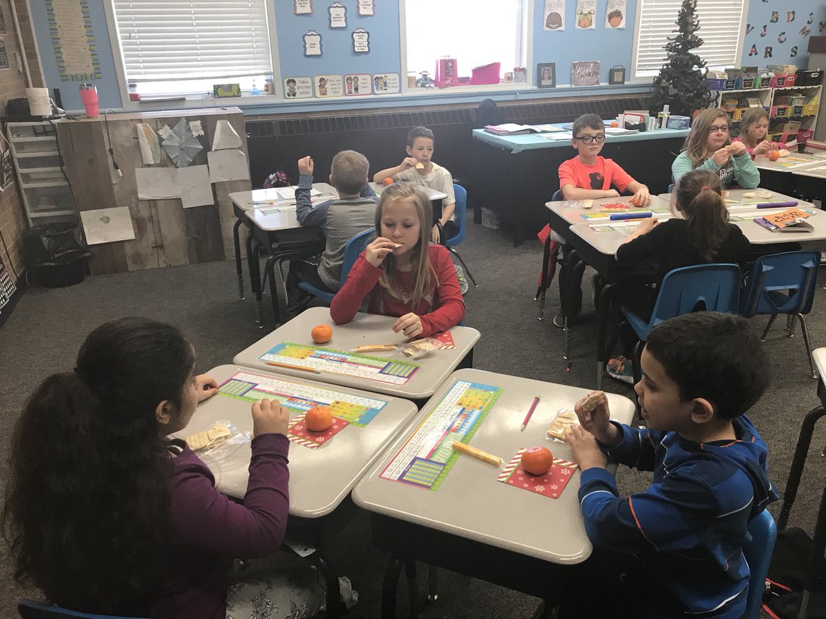 ma_ma_pete's tweet photo. Make half your grains whole grains every day! Easy to do with a healthy snack of cheese and whole grain crackers and a little cutie for all these cute @HPCSTORM 3rd Graders! Thank You @WalmartGiving !! #NebExt #PolkCounty4H #CHFFF #NUforNE #4HHealthyHabits #UNLFoodFitness https://t.co/EZyDOtIHQV
