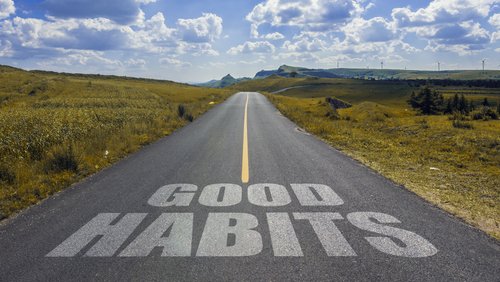 LBS's tweet photo. LBS faculty outline 7 habits of highly successful people. How many of the 7 do you have? #MondayMotivation https://t.co/ZAdUr46Yg8 https://t.co/MC3qnh598k