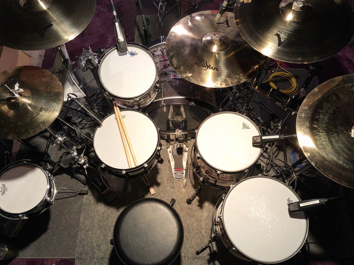 801PUNX's tweet photo. All the therapy and tools I need to be physically & mentally well... #UnknownStudios https://t.co/aDjBf42ZdJ