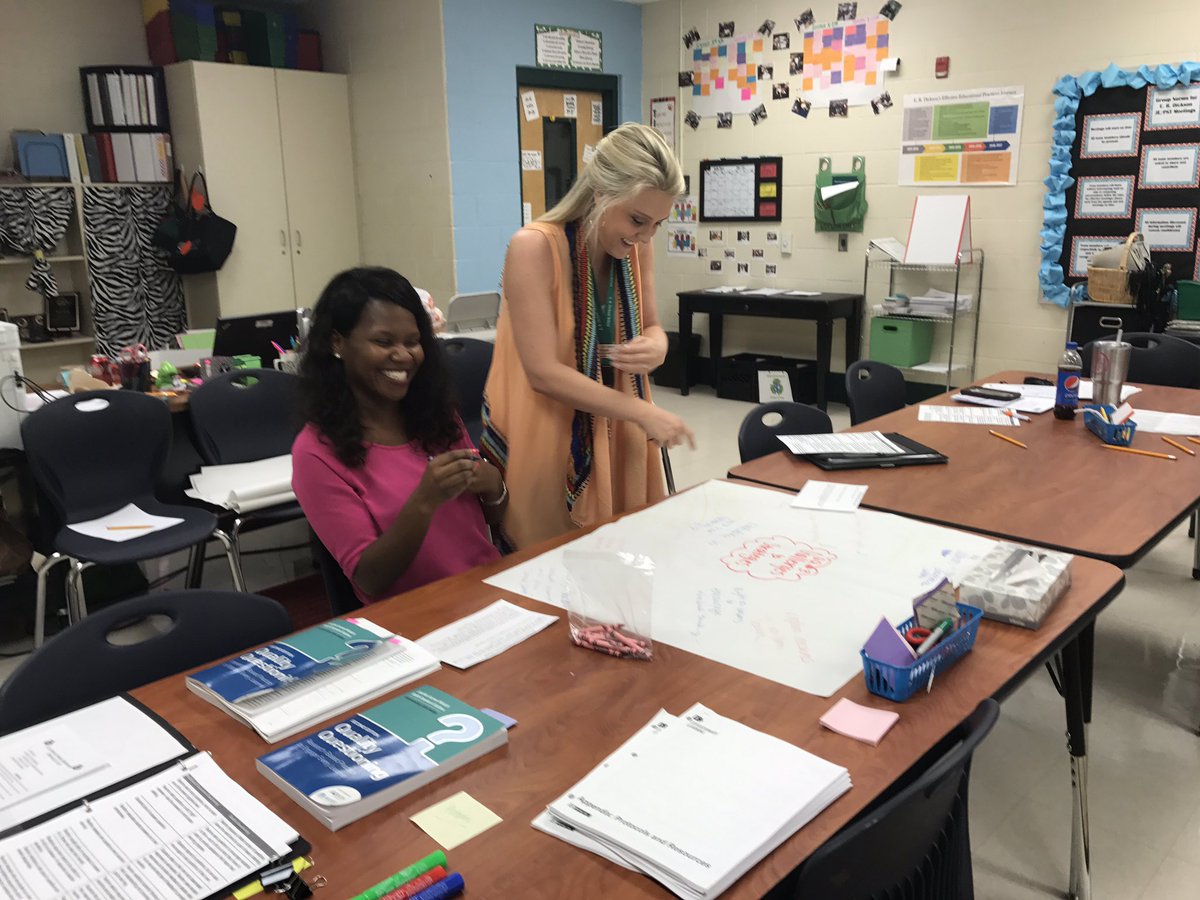 LiteracyKingARI's tweet photo. I ❤️ learning WITH teachers! Collaboration Meeting Focus: Quality Questioning @PrincipalERD @DicksonTigers #inkthink #engage https://t.co/zemogxleMh