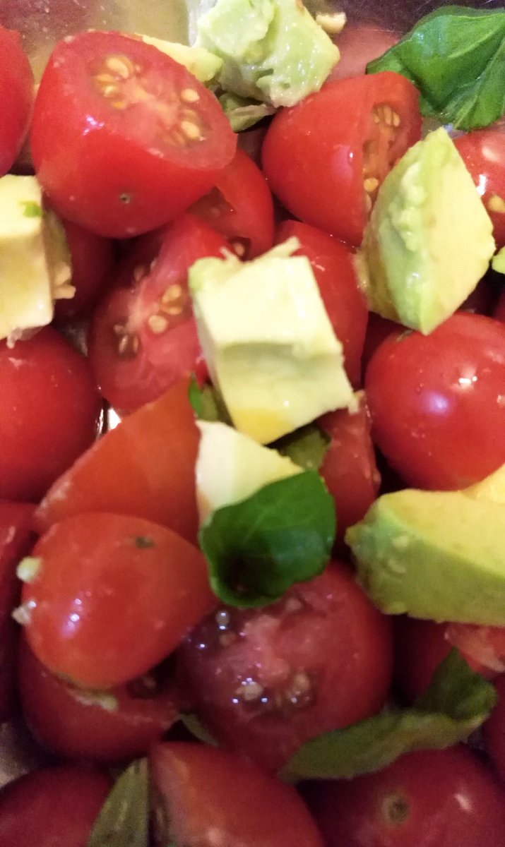 MaviBrianso's tweet photo. Lunezzz Veggie @chicaaalina https://t.co/vLoc5Gxgnh