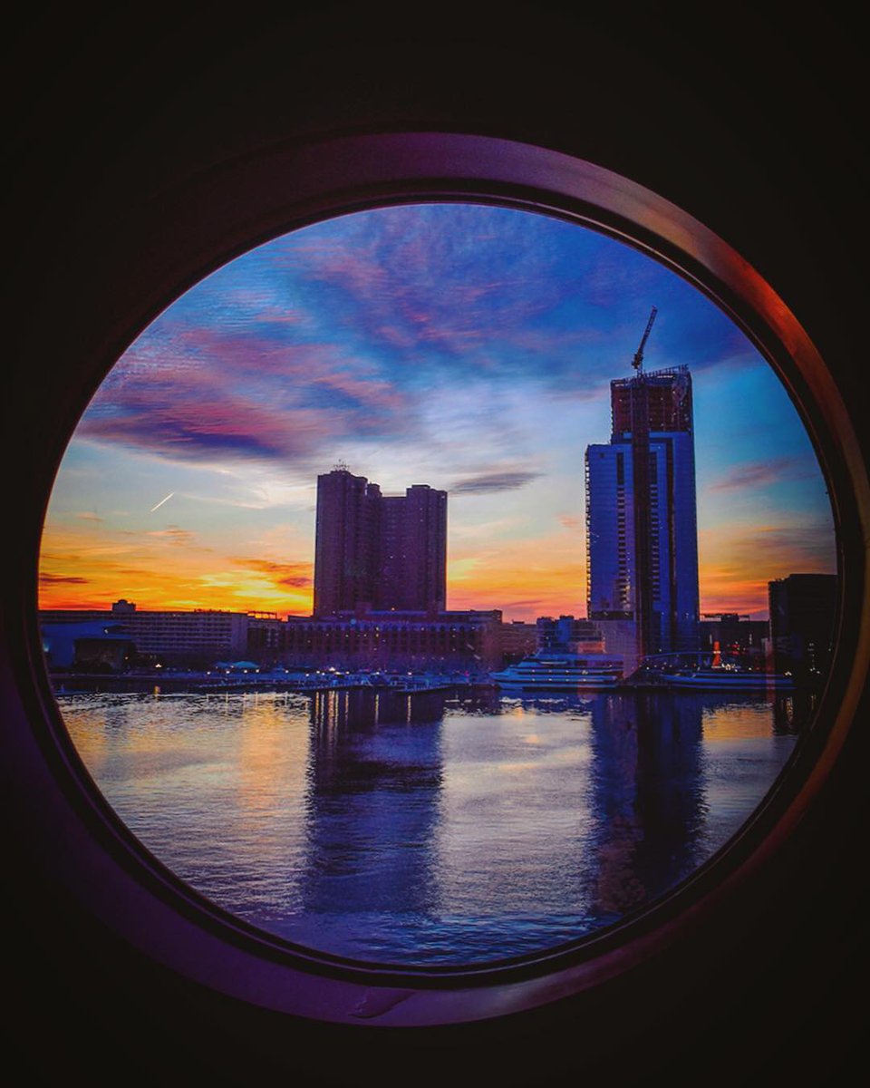 SheratonBmore's tweet photo. What's your favorite view of a Baltimore sunset? (photo by @rkrauson77) https://t.co/nJkjETrvPX