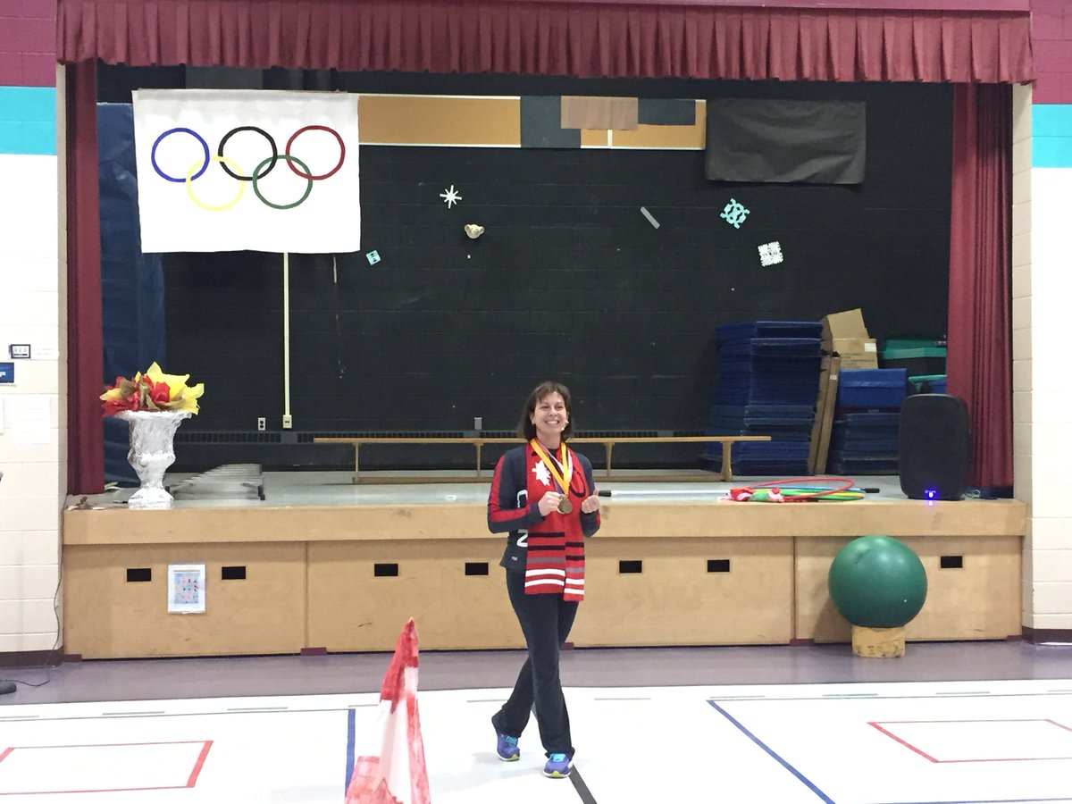 EcoleNOHO's tweet image. Cérémonie de clôture des mini-olympiques à l’école Nouvel Horizon. #vieactive #espritd’équipe