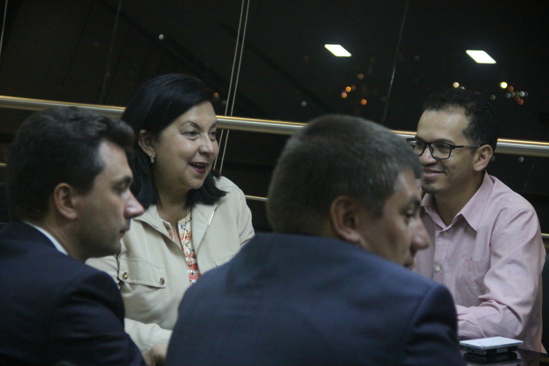 gestionperfecta's tweet photo. Compartiendo con integrantes de la Delegación Diplomática Rusa. Durante tres días participarán en diferentes actividades culturales y económicas para potenciar la inversión socioproductiva del estado Lara. Bienvenidos a tierras guaras!
#JuntosTodoEsPosible https://t.co/9Thawu6mYp