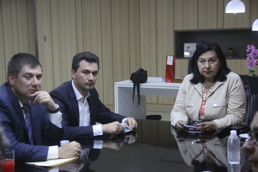 gestionperfecta's tweet photo. Compartiendo con integrantes de la Delegación Diplomática Rusa. Durante tres días participarán en diferentes actividades culturales y económicas para potenciar la inversión socioproductiva del estado Lara. Bienvenidos a tierras guaras!
#JuntosTodoEsPosible https://t.co/9Thawu6mYp