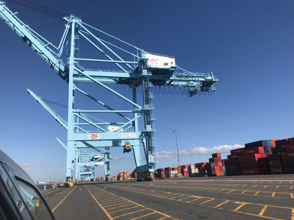 MolteniCG's tweet photo. APM Terminals, líderes en logística portuaria a nivel mundial, recibió a @raulmolteni y a @csordelliCA en el puerto de San Pedro, de Estados Unidos. Agradecemos a Pablo Sierra esta experiencia que nos permite aprender de una de las empresas de logística más grandes del mundo https://t.co/qHqaaxTHVC