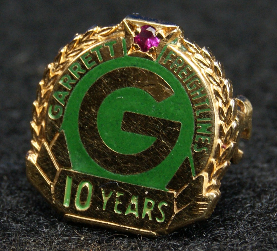 Tin_Can_Alley's tweet photo. RARE #Vintage 10 Year Service Pin #Garrett #Freightlines https://t.co/frgmmDWbp9
#eBay #Auctions https://t.co/htoxYfGd9O
New #Collectibles #Mantiques https://t.co/OCGtvZlffo
#Pinterest https://t.co/lVjmk9EBr4
#Antiques #Mancave #Trucking #GarrettFreightlines #Transportation https://t.co/K6RvW42QsK