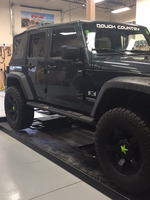 AAAutoStores's tweet image. Our Carlisle shop installed a set of rims and a performed a Roadforce balancing on this Jeep. #wheelbalance #jeep @Jeep