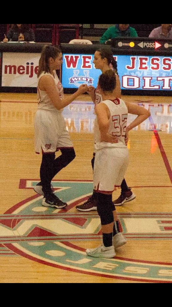 faithosborne22's tweet photo. Couldn’t be more grateful for @kenzie_ivey003! Sad to see the season end this way but you rocked being the only senior! On and off the court I have memories that I will never forget with you...I wish you the best! #neverforgettosmile https://t.co/XWBvH19Hn1