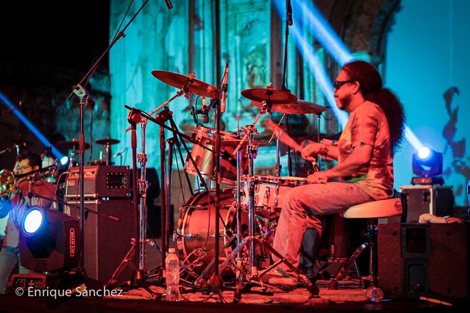 EmisorasUnidas's tweet photo. #Urgente: Muere Lenin Fernández, exbaterista de @AluxNahualOfici.  

Ampliaremos... https://t.co/p6ehABIZ03