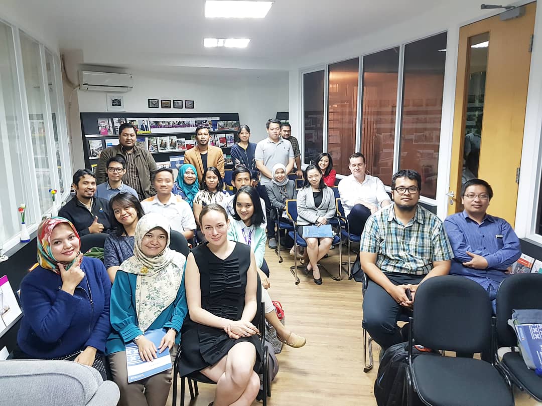 nufficsea's tweet image. #throwbackyesterday Personal Leadership Workshop dan sesi informasi tentang studi di Nyenrode Business Universiteit. Ga mau ketinggalan acara seperti ini? Ikuti terus agenda kami nesoindonesia.or.id/Agenda