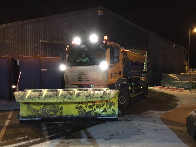 HighwaysSEAST's tweet photo. Crews are out across our network of motorways and major trunk roads tonight, treating the road surface and ensuring that routes remain as clear as possible #saltspreading #snow #beastfromtheeast https://t.co/zOPG4OODxd