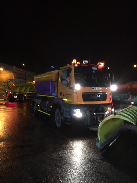 HighwaysSEAST's tweet photo. Crews are out across our network of motorways and major trunk roads tonight, treating the road surface and ensuring that routes remain as clear as possible #saltspreading #snow #beastfromtheeast https://t.co/zOPG4OODxd