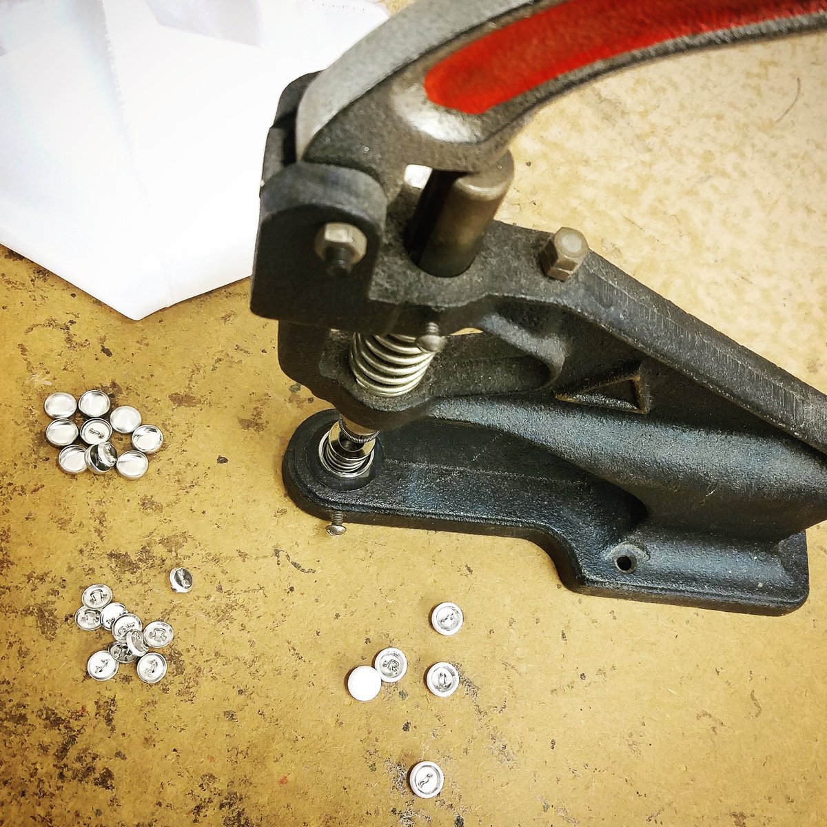 Covered buttons in work! #connietaodesigns #buttons #coveredbuttons #monday #MondayMotivation #mondaymood #boutiquelife #pasadena #losangeles #playhousedistrict #workinghard #manicmonday #handwork #custom #bridalwear #fashiondesigner #bridaldesigner #bridalgowns #weddingdresses