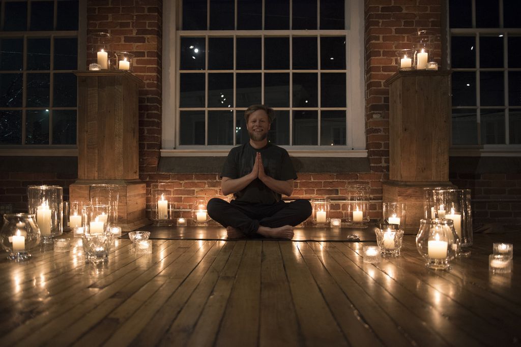 SimonPearceInc's tweet photo. Seated + serene. Join us on March 11 for a donation based class to support @loveyourbrain Attend, Donate and learn more https://t.co/R8Py2xL9ik
#loveyourbrain #mindfulmarch #yoga #meditation #community #simonpearce #kevinpearce #heretobe #glass #handcrafted https://t.co/OBQy8n9YwG