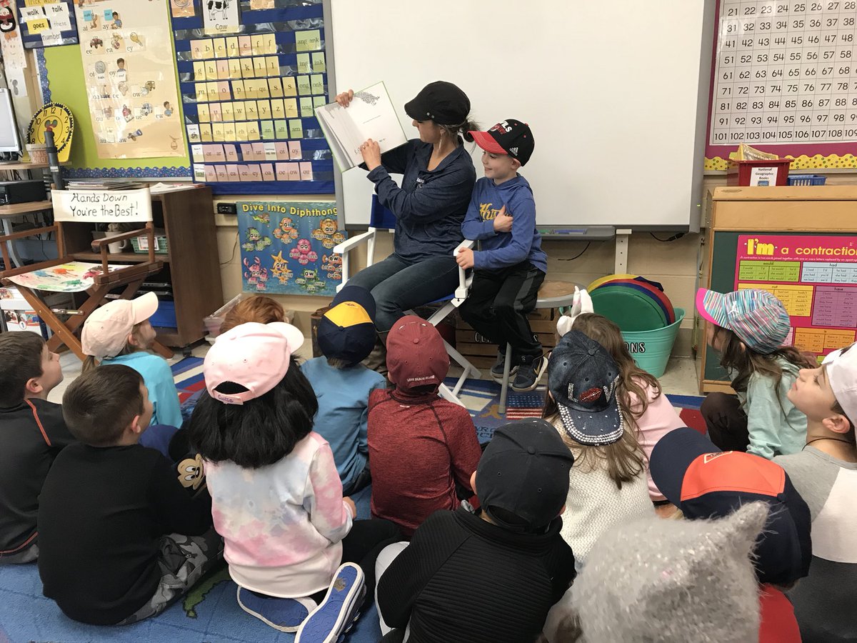 CGFirstGrade's tweet photo. Thank you to our mystery reader! Helping us celebrate Read Across America 📚😊 https://t.co/t9ZkRPIqvb