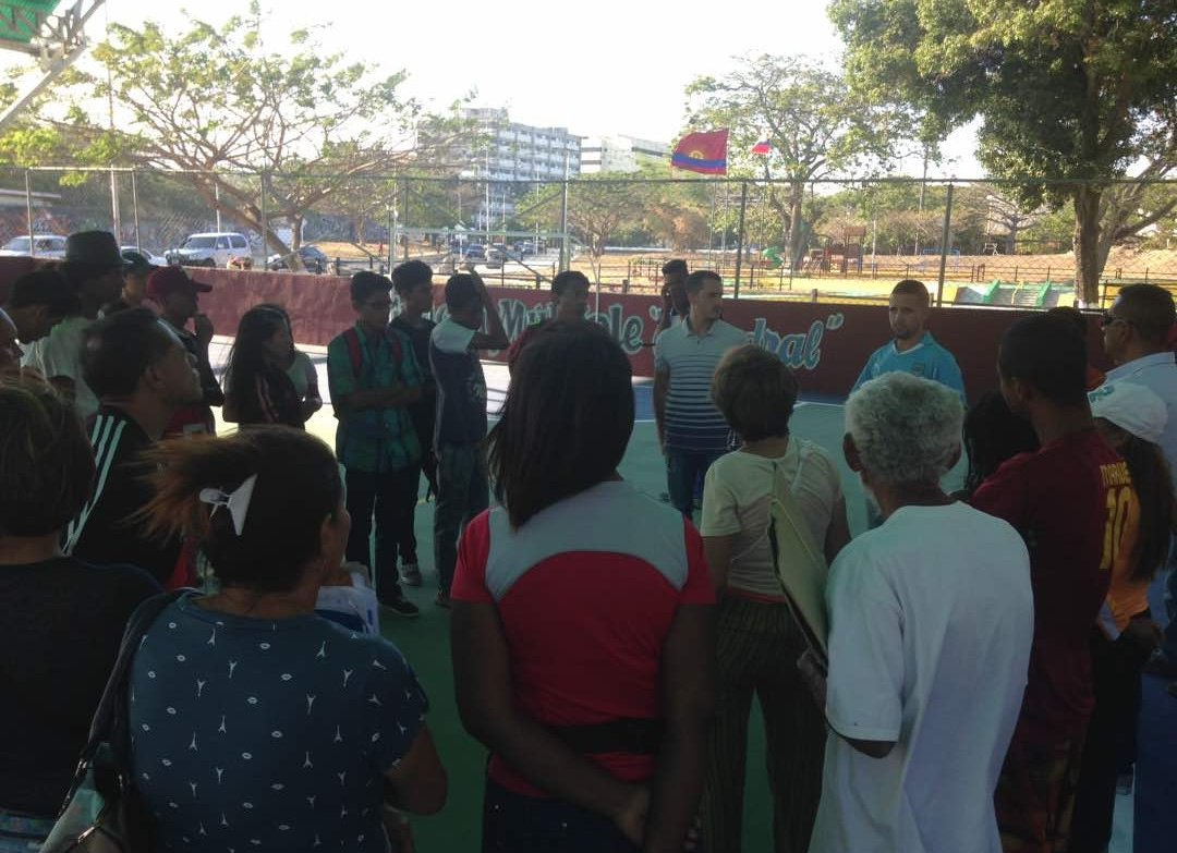 INDEVAL_'s tweet photo. Cumpliendo lineamientos de nuestro alcalde @Alemarvez10 y el gobernador @RafaelLacava10 , 48hs después de la reapertura del complejo deportivo se realizaron las mesas de trabajo para el funcionamiento de los espacios del Skate Park. https://t.co/PD4hTH3Zst