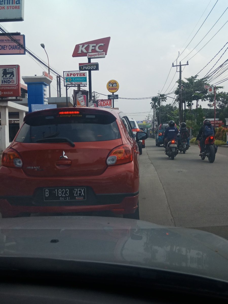 a51do's tweet photo. @NTMCLantasPolri Jalan Cirendeu arah Adhyaksa Lb Bulus sdh 1jam parkir. https://t.co/52PzUB68rz