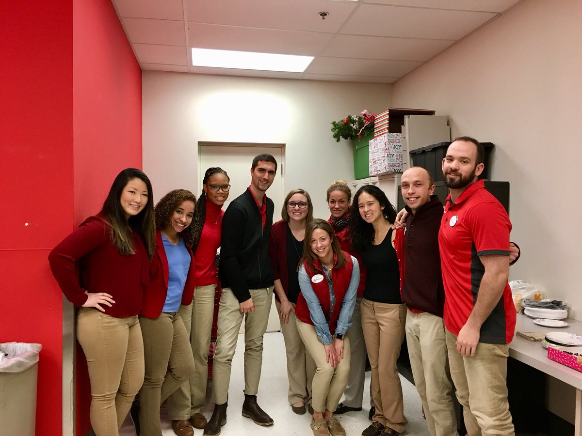 This #D460 crew is ready to recruit some amazing talent to 🎯 in 2018! #D460GotTalent #WorkSomewhereYouLove #D460CRT <a href="/RobDeMo20/">Rob DeMarino</a> <a href="/jf_powers/">Jessica</a>