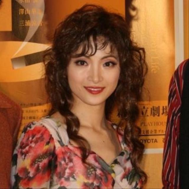野々すみ花 女優 の名前の由来や本名は 宝塚退団理由や父親の凄いエピソードも 水着や妹の顔画像は ジェットスリーパー