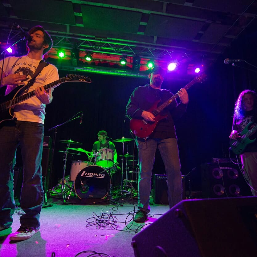 CreatingASinner's tweet image. Burtfest was a fucking blast! Thank you everyone that came out to support and helped sell this show out; you're the real MVPS
#creatingasinner #sinnerslikeme #localmusic #Burtfest #Soldoutshow