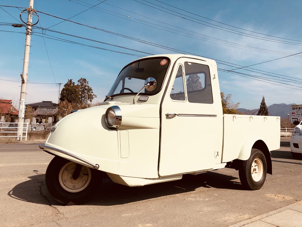 keitaboo2000's tweet photo. #Midget360
#nostalgia
#WeLoveControl
Twitterの皆さま、こんにちは。
営業中に出会えた『ミゼット360』💕
レストアするのに3台同じ車を購入されたとか。趣味は本当にプライスレス❣️
オーナーさんも車同様に温厚で気さくな方で、わざわざガレージから出して下さいました‼️ https://t.co/xdHiQcX05f