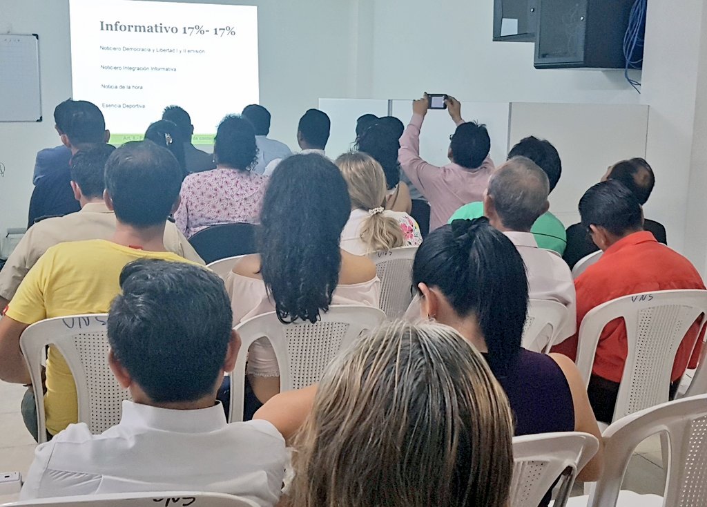 ParticipaStoDom's tweet photo. @fmMACARENA y Revista VISIÓN presentaron su informe de #RendiciónDeCuentas2017 ante #Ciudadanía dando cumplimiento a lo que establece la Ley Orgánica de Participación Ciudadana y la Ley Orgánica de Comunicación https://t.co/0YikCD4Zru