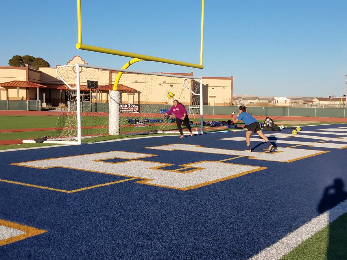 Coach_Obed's tweet photo. Great end to practice with some 300s. You can never do too much conditioning. 😂 Join us tomorrow as we face Mountain View at home. We start at 530 and the boys play after that. #sehsthebest #soarwithpride #workforgoals #GoTheDistance https://t.co/5SAdSDaUUK