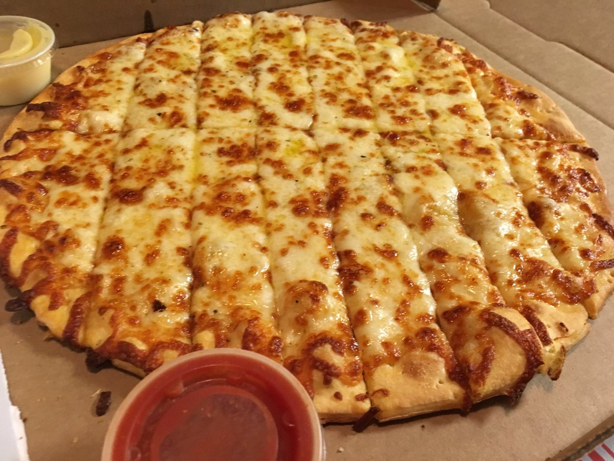 Candace07's tweet photo. In happier news, I went to Larobi’s in St Albans tonight and it was 👌 🍕 https://t.co/fF85Td2L4T