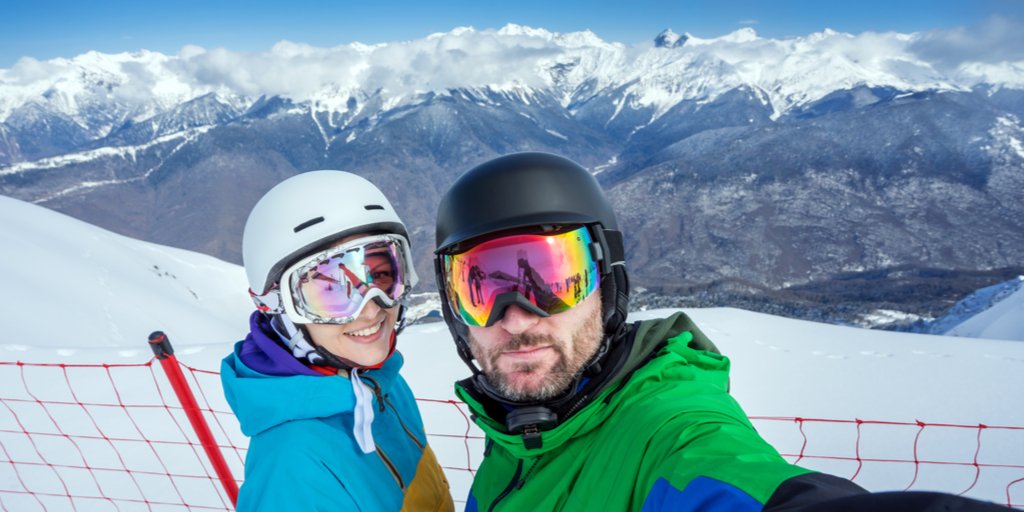 firstmet's tweet photo. Having #snow much fun! Look at those views #dreamdate #singles #happiness https://t.co/7DbR730ur6