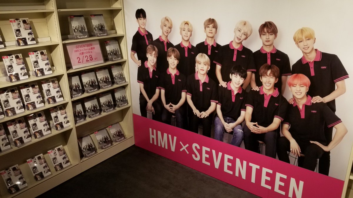 HMVユニフォーム着用のメンバー大型パネル展示は明日28日まで