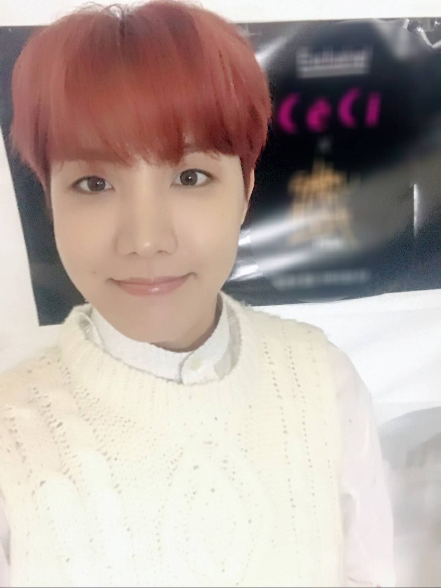 btsanalytics's tweet photo. 今天也度过充满希望的一天吧 💓 ​​​

Spend today’s day full of hope too 💓

#iHeartAwards #BestFanArmy #BTSARMY - @BTS_twt 

(https://t.co/HzDcl2TPkS) https://t.co/oyIsWXUuhW