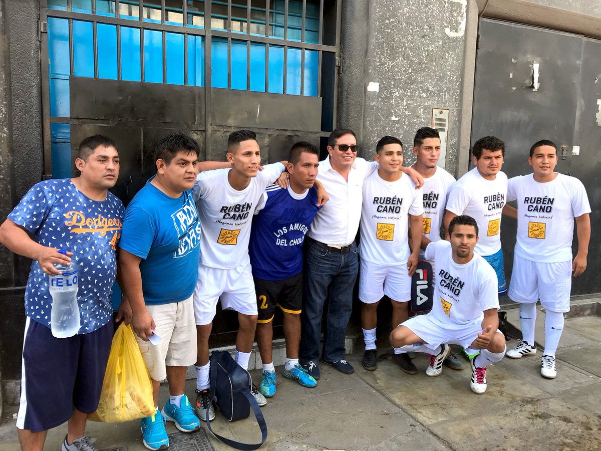 Domingo futbolero con los muchachos del equipo "Los amigos del Cholo", en el campeonato Panamericano de El Porvenir