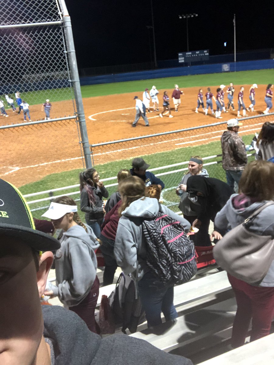 szxv13's tweet photo. @BastropHSStuCo #ici #ladybears #dubnation https://t.co/xRvXdSGuU1