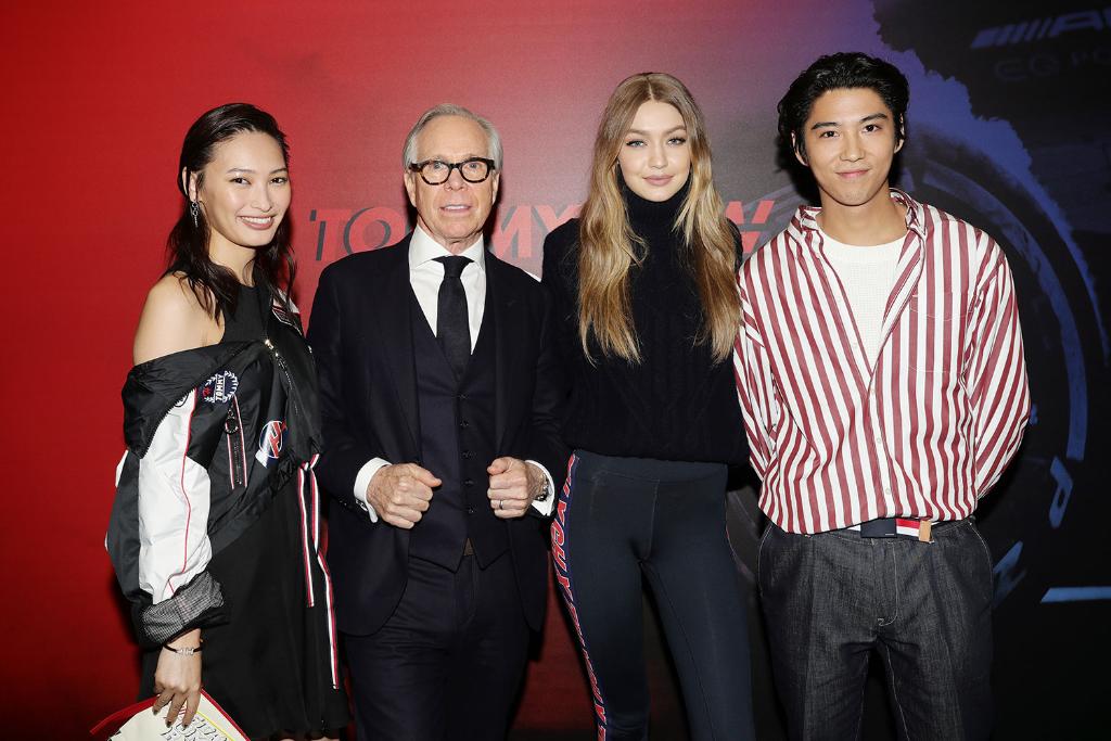 TommyHilfigerJP's tweet photo. ミラノにて開催された、Spring 2018 #TOMMYNOW ランウェイショー。日本からのフロントロウ ゲストは、大政絢さん、賀来賢人さん、石田ニコルさん！ https://t.co/UtNHqxTJwe ?utm_source=twitter&amp;utm_medium=social&amp;utm_content=postshow_post&amp;utm_campaign=18ss-tommynow https://t.co/iNdJjfWL8q