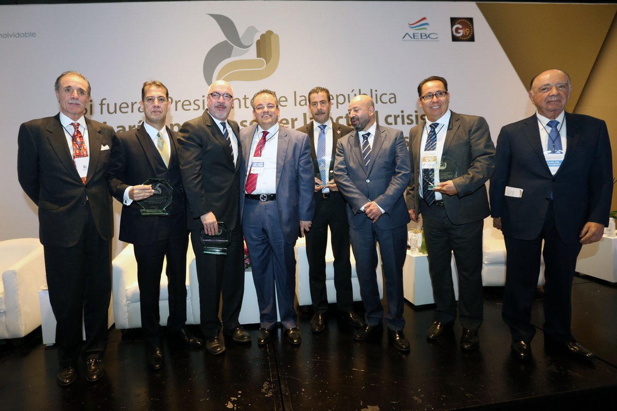 PedroAPelayo's tweet photo. Excelente mesa de debate el día de hoy en el Foro @PorLaSeguridad_ con el tema "La policía y el #SJPA" Ponentes de primer nivel. @Ley13091963 @RommelMorenoM @kpya @AlvarCdeV @Mauricio_Delmar @FiscalEdomex @EFloresCampbell #JuanMarcosGutierrez moderada por @puigcarlos https://t.co/yhAno6eRDN