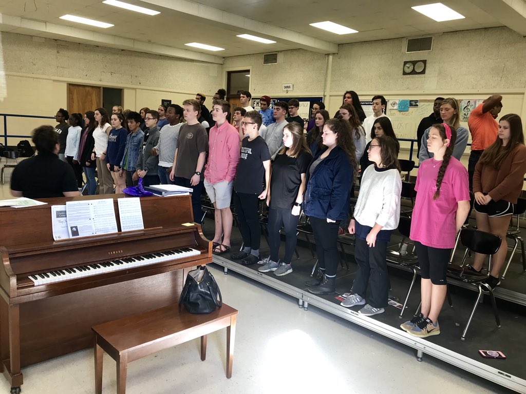 FHS_Connection's tweet image. Thank you @UNACOAS Dept. of Music faculty for your engaging visit today with the @fhsfalcons1 Chamber Choir as we make final preparations for choral assessment. It’s always a pleasure to interact with incredible @north_alabama experts in our field of study! #FCSLearn @FlorenceK12